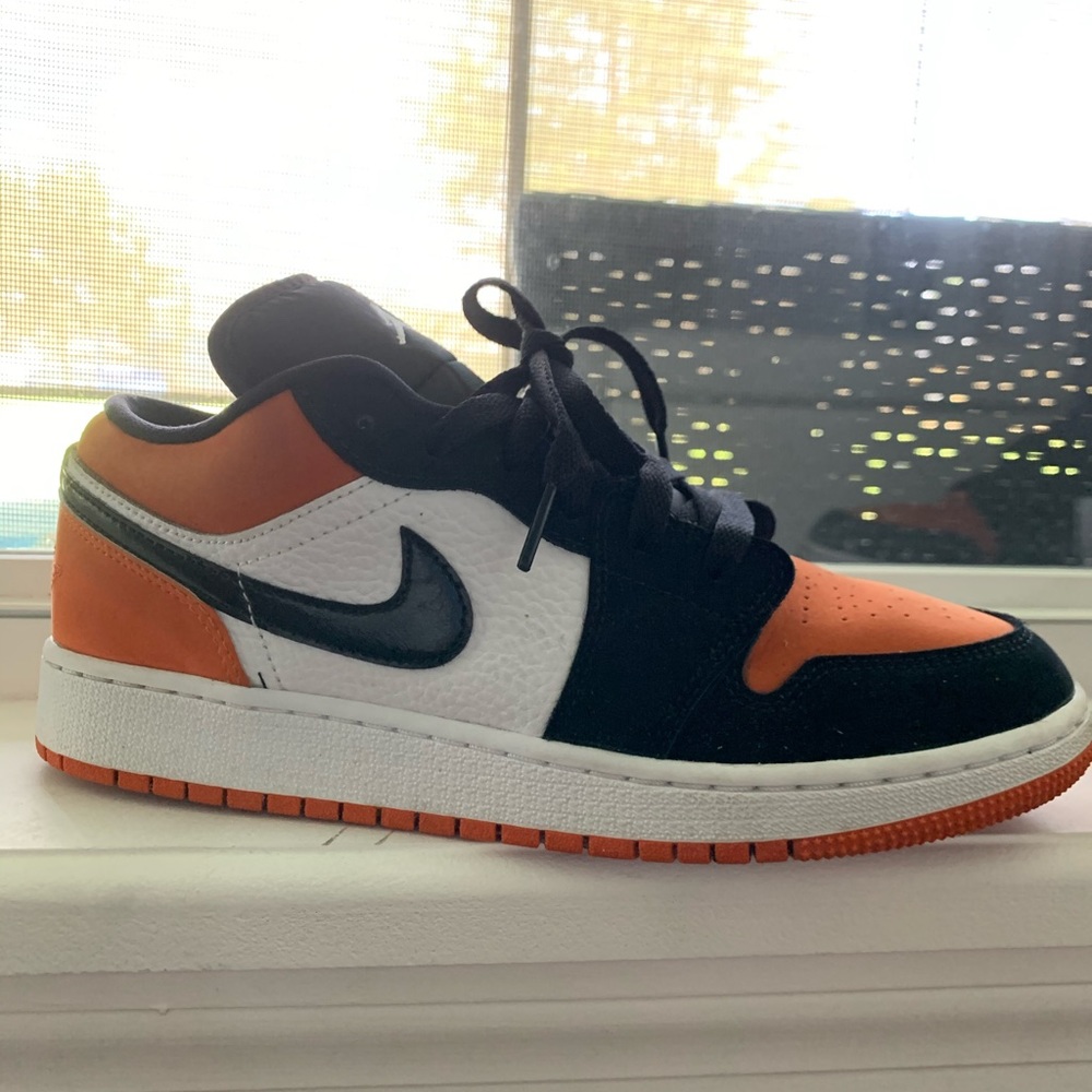 Jordan retro 1 low